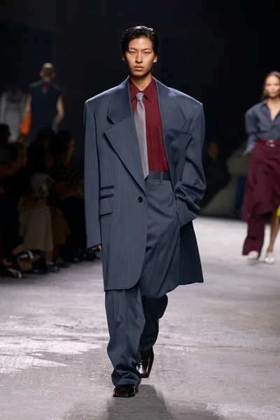 Look 13